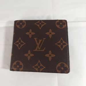 NEW NEVER USED Louis Vuitton bifold wallet